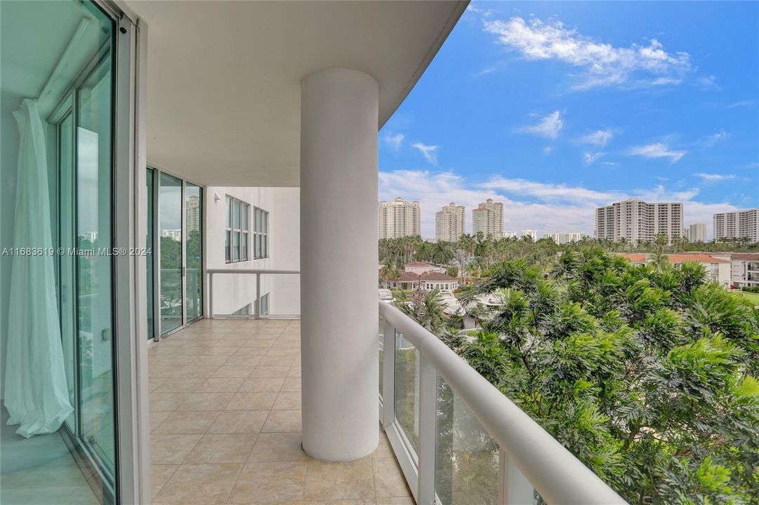 En Venta: $785,000 (2 camas, 2 baños, 1590 Pies cuadrados)