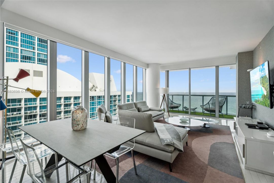 For Sale: $1,899,000 (2 beds, 2 baths, 1387 Square Feet)