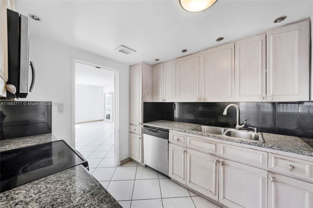 For Sale: $709,175 (2 beds, 2 baths, 1660 Square Feet)