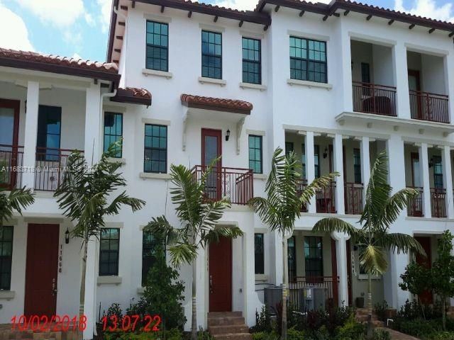 En Venta: $550,000 (3 camas, 3 baños, 1919 Pies cuadrados)