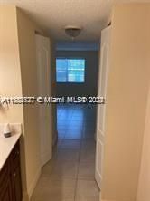 For Rent: $1,650 (1 beds, 1 baths, 830 Square Feet)