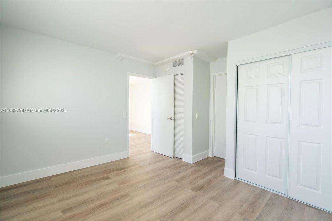 For Sale: $285,000 (1 beds, 1 baths, 532 Square Feet)