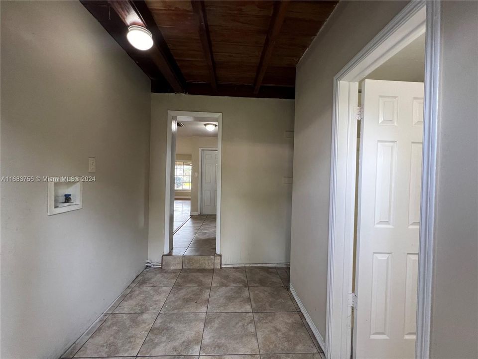 For Sale: $429,900 (3 beds, 2 baths, 1299 Square Feet)