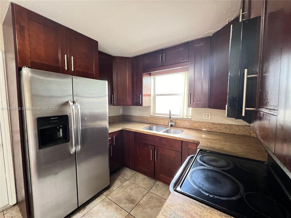 For Sale: $429,900 (3 beds, 2 baths, 1299 Square Feet)