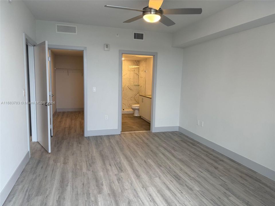 For Rent: $2,748 (2 beds, 2 baths, 1038 Square Feet)