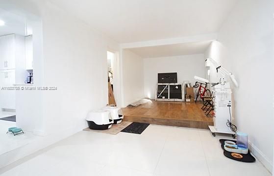 For Sale: $425,000 (2 beds, 1 baths, 1018 Square Feet)