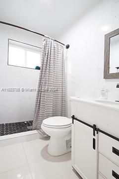 For Sale: $425,000 (2 beds, 1 baths, 1018 Square Feet)