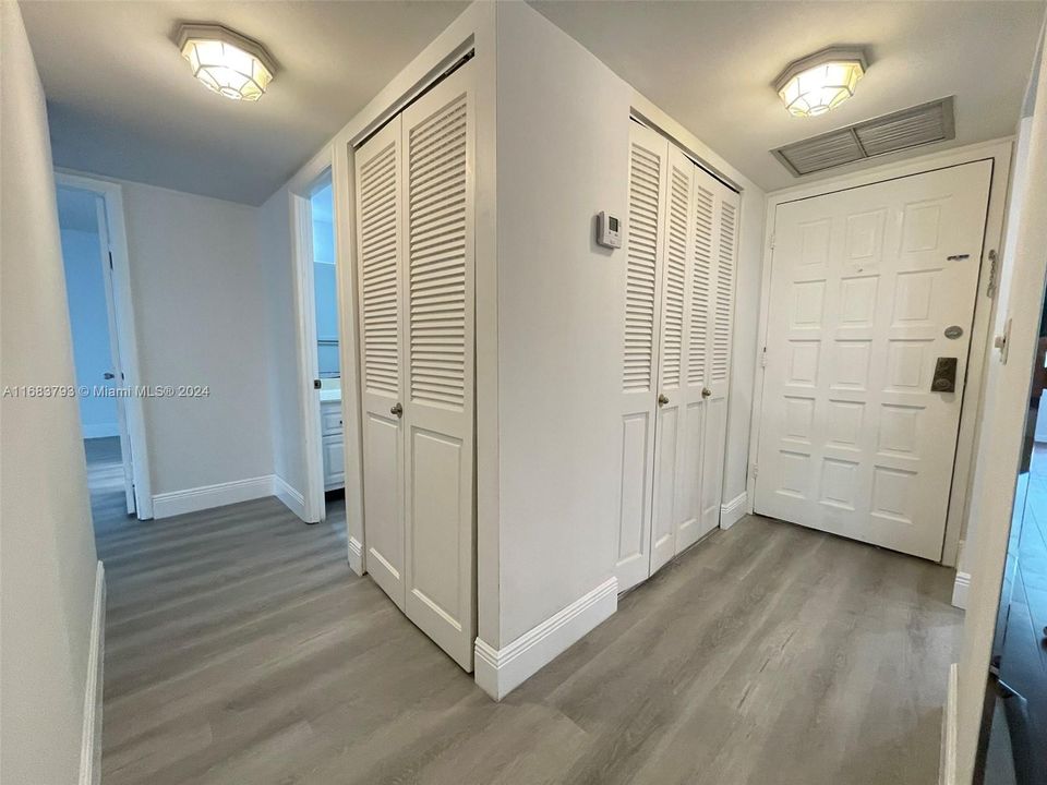 For Rent: $2,250 (2 beds, 2 baths, 1137 Square Feet)