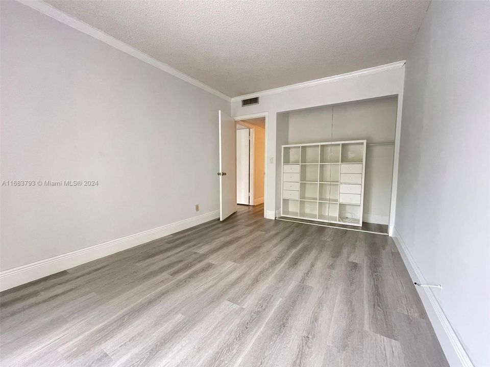 For Rent: $2,250 (2 beds, 2 baths, 1137 Square Feet)