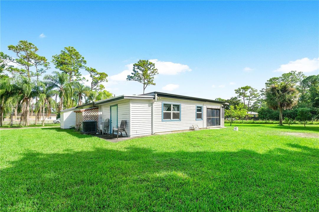 For Sale: $539,500 (3 beds, 2 baths, 1397 Square Feet)