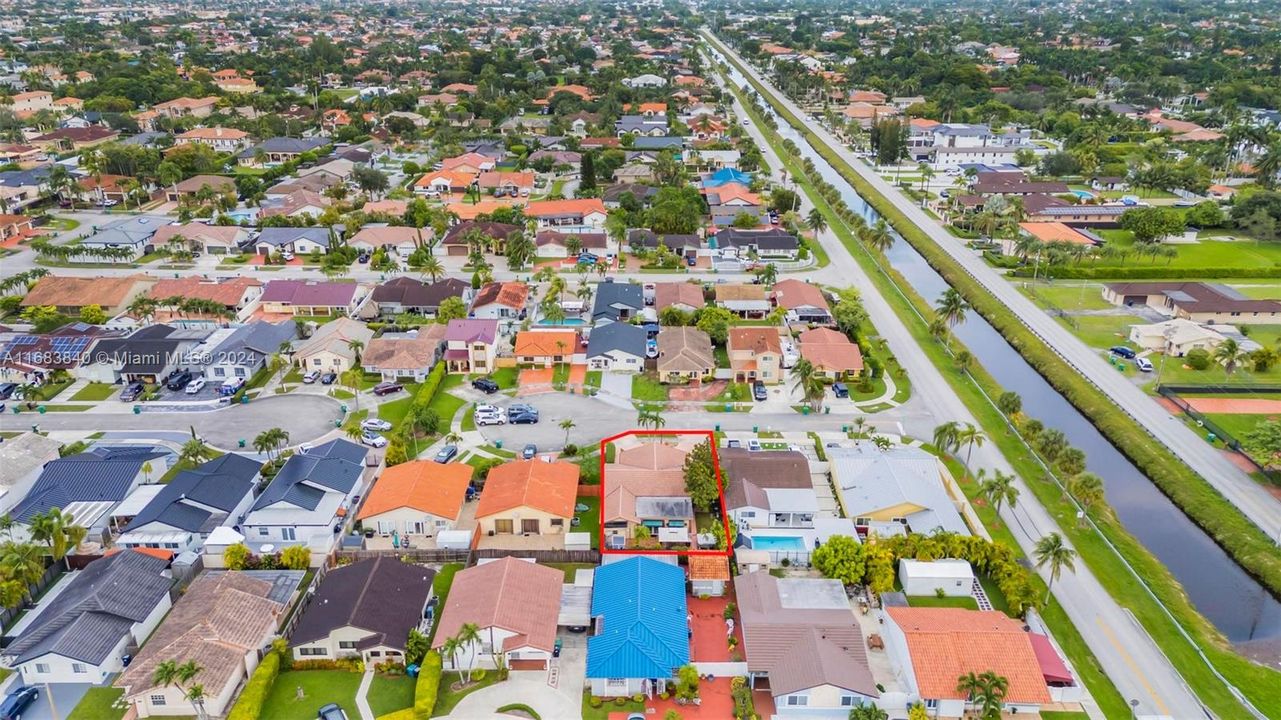 For Sale: $745,000 (4 beds, 2 baths, 2293 Square Feet)