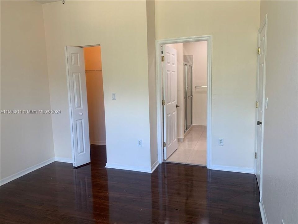 For Rent: $2,600 (3 beds, 2 baths, 1371 Square Feet)