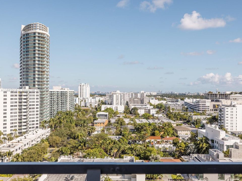 For Sale: $989,000 (2 beds, 2 baths, 1084 Square Feet)