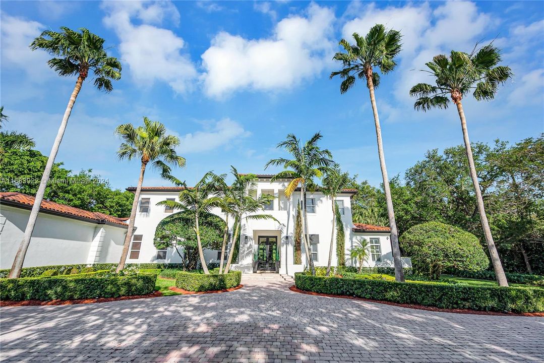 For Sale: $5,995,000 (8 beds, 8 baths, 6826 Square Feet)