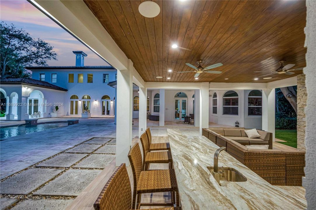 For Sale: $5,995,000 (8 beds, 8 baths, 6826 Square Feet)