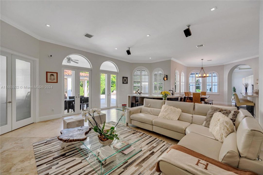 For Sale: $5,995,000 (8 beds, 8 baths, 6826 Square Feet)