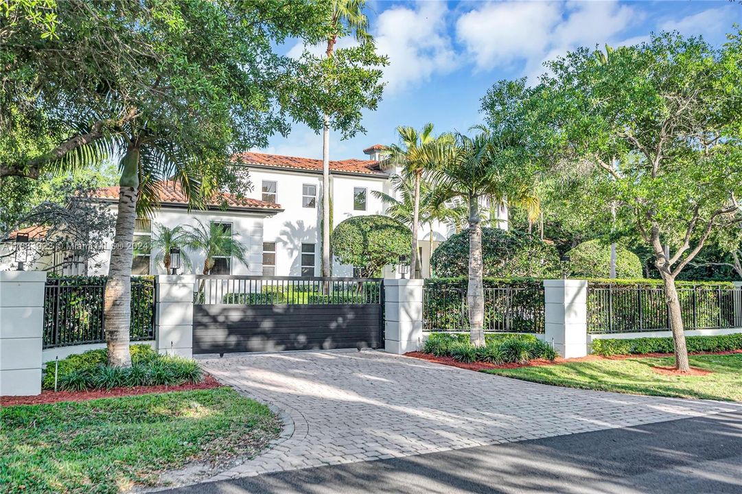 For Sale: $5,995,000 (8 beds, 8 baths, 6826 Square Feet)