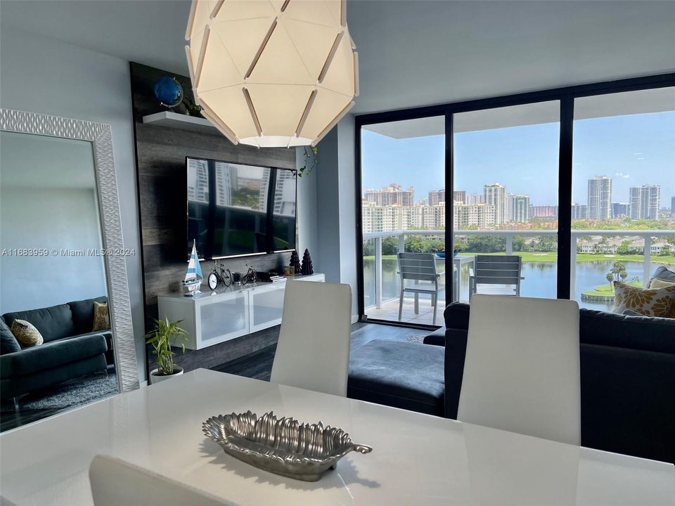 Active With Contract: $2,600 (1 beds, 1 baths, 755 Square Feet)