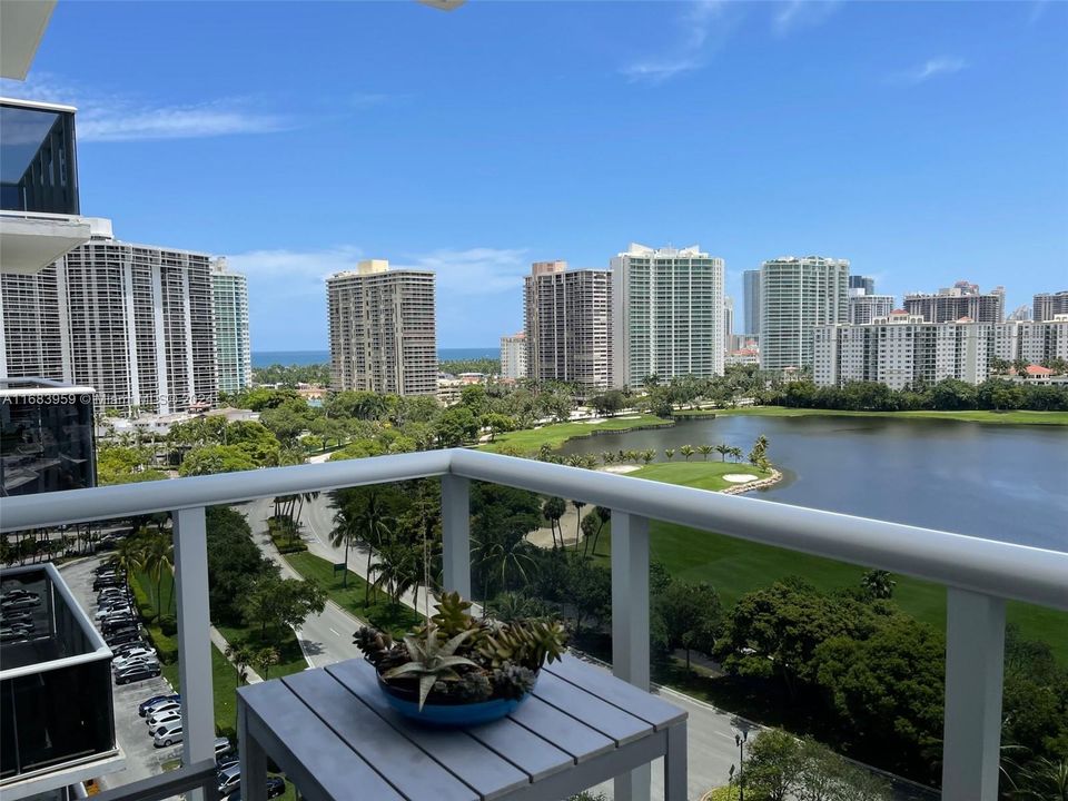 Active With Contract: $2,600 (1 beds, 1 baths, 755 Square Feet)