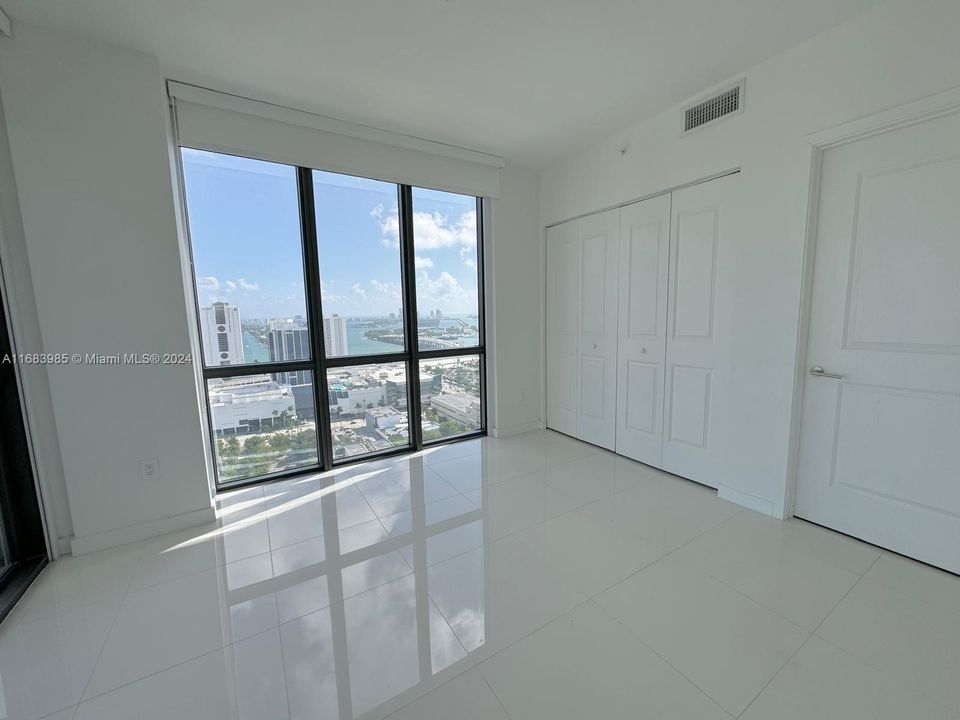 Recently Rented: $4,000 (2 beds, 2 baths, 1009 Square Feet)