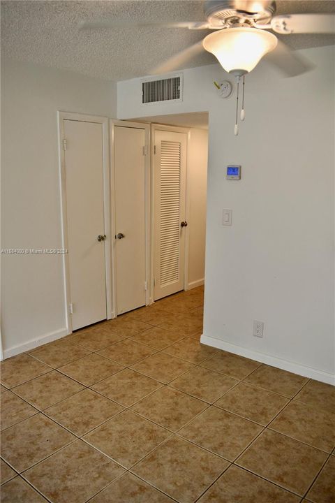 For Sale: $165,000 (1 beds, 1 baths, 625 Square Feet)