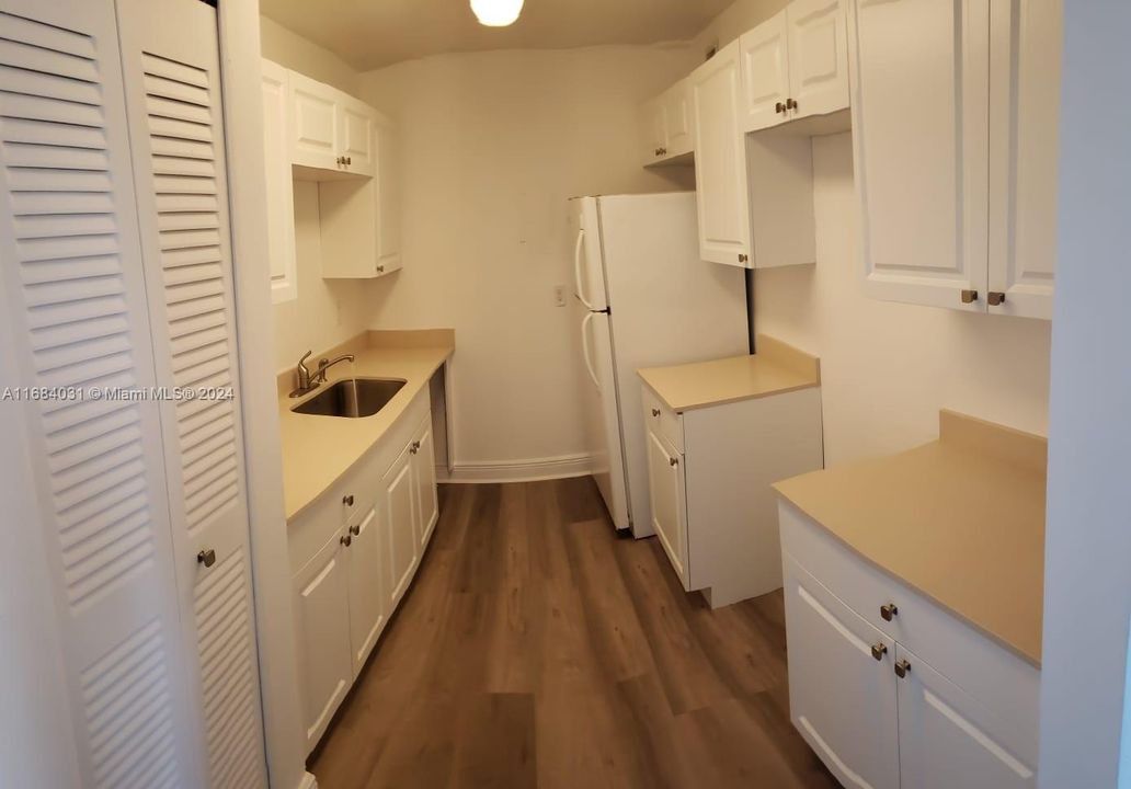 For Rent: $2,000 (2 beds, 1 baths, 1025 Square Feet)