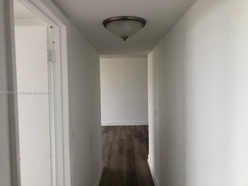 For Rent: $2,000 (2 beds, 1 baths, 1025 Square Feet)