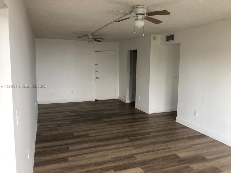 For Rent: $2,000 (2 beds, 1 baths, 1025 Square Feet)