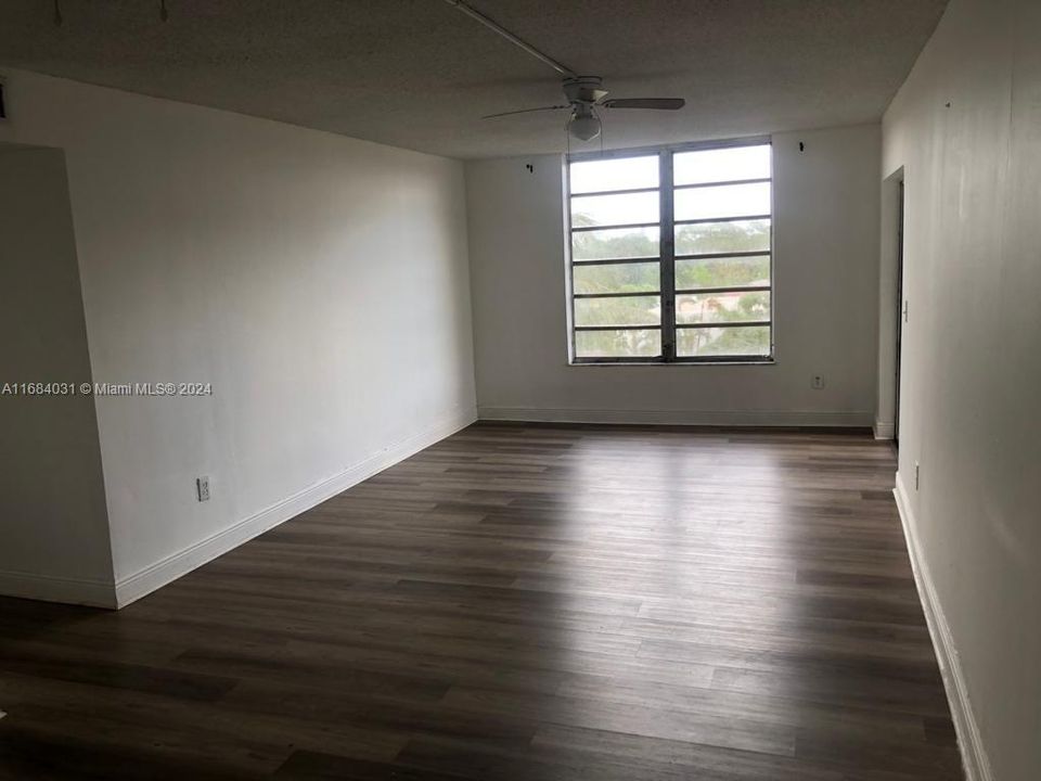 For Rent: $2,000 (2 beds, 1 baths, 1025 Square Feet)