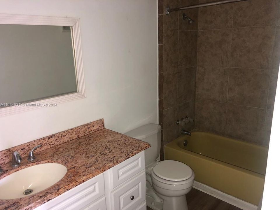 For Rent: $2,000 (2 beds, 1 baths, 1025 Square Feet)