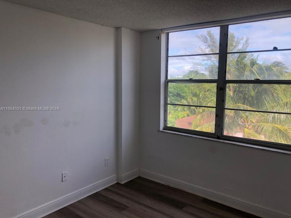 For Rent: $2,000 (2 beds, 1 baths, 1025 Square Feet)