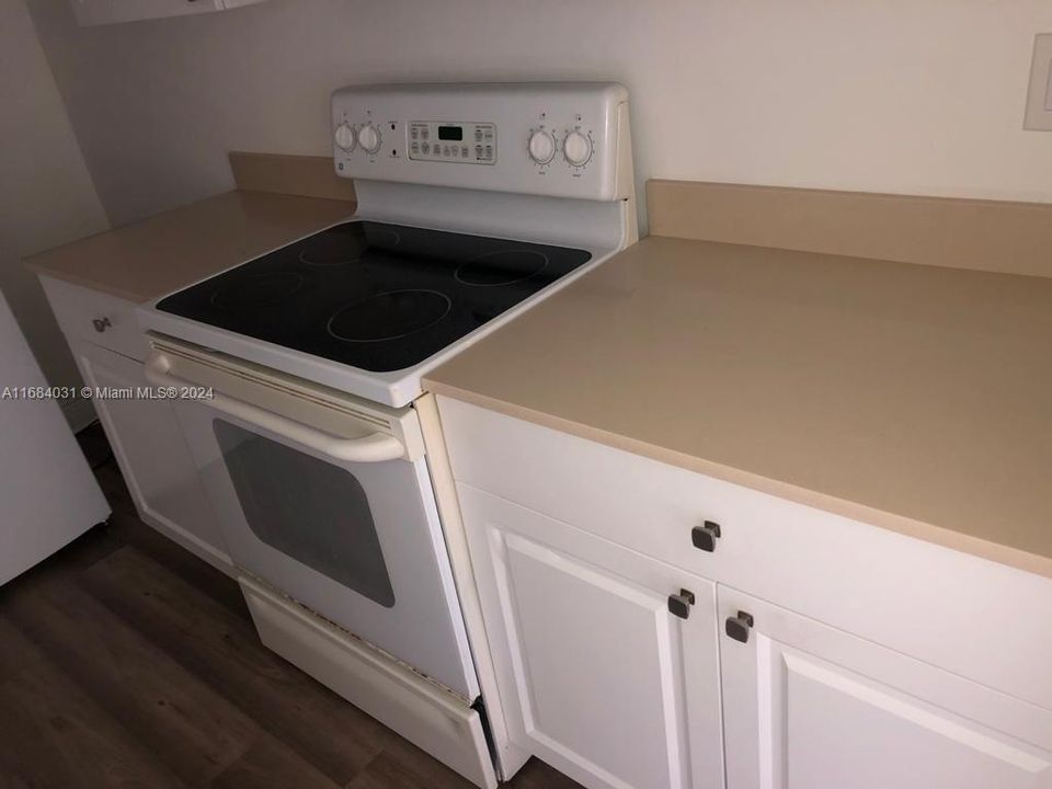 For Rent: $2,000 (2 beds, 1 baths, 1025 Square Feet)