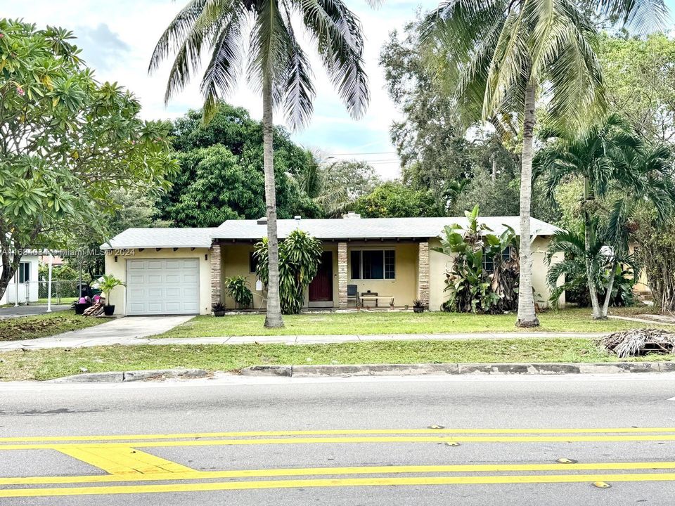 For Sale: $530,000 (3 beds, 2 baths, 1048 Square Feet)