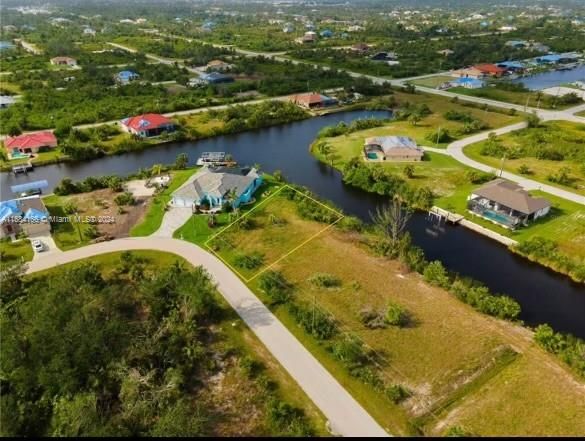 На продажу: $160,000 (0.28 acres)