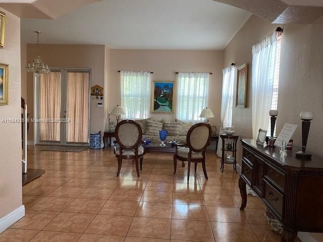 En Venta: $874,900 (4 camas, 3 baños, 2732 Pies cuadrados)