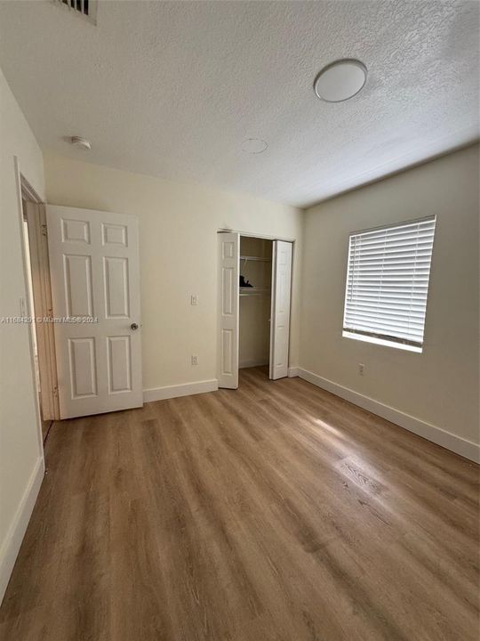 For Rent: $2,500 (3 beds, 1 baths, 8823 Square Feet)