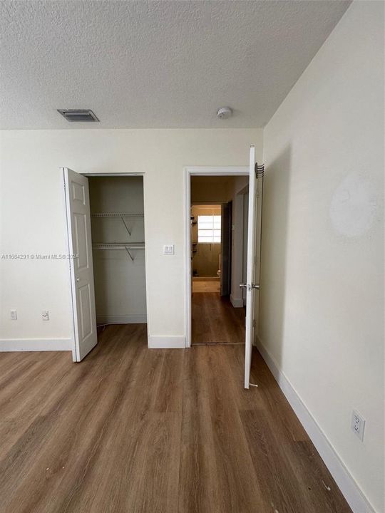 For Rent: $2,500 (3 beds, 1 baths, 8823 Square Feet)