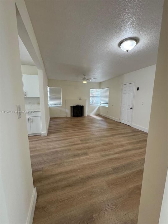 For Rent: $2,500 (3 beds, 1 baths, 8823 Square Feet)