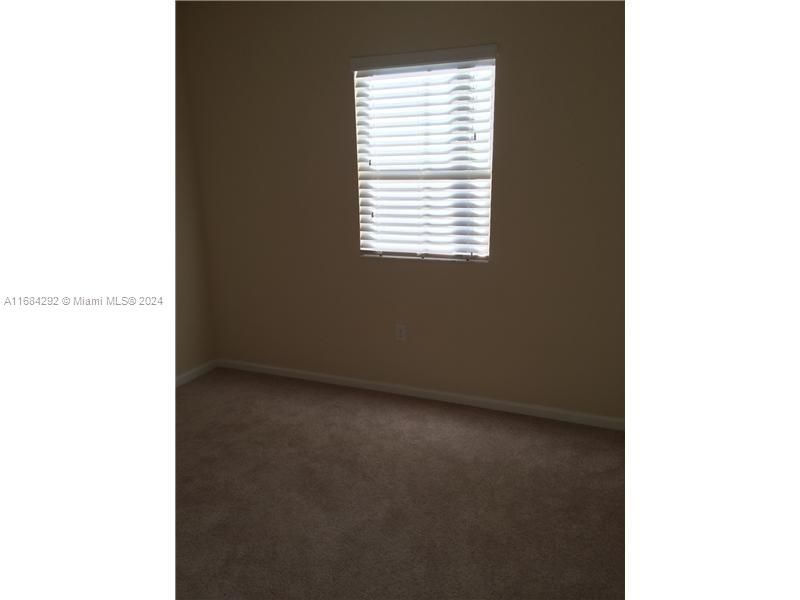 For Rent: $3,000 (3 beds, 2 baths, 1227 Square Feet)