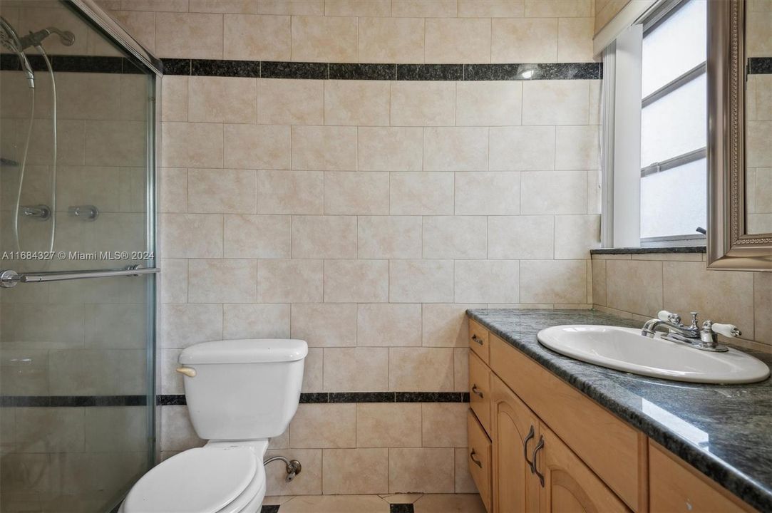 2nd Bathroom