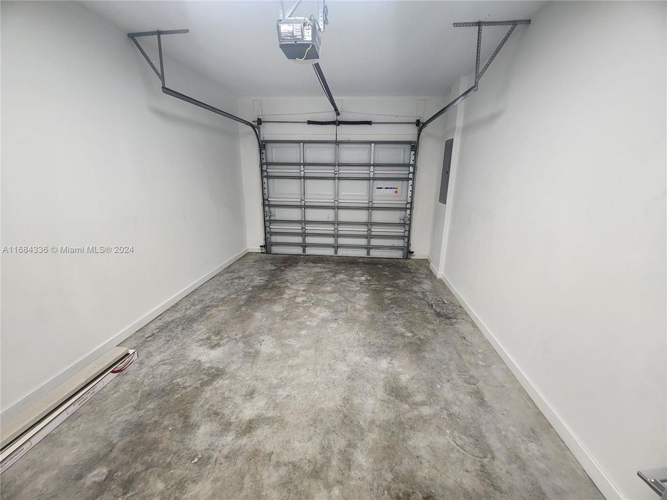 For Rent: $3,300 (3 beds, 2 baths, 1391 Square Feet)