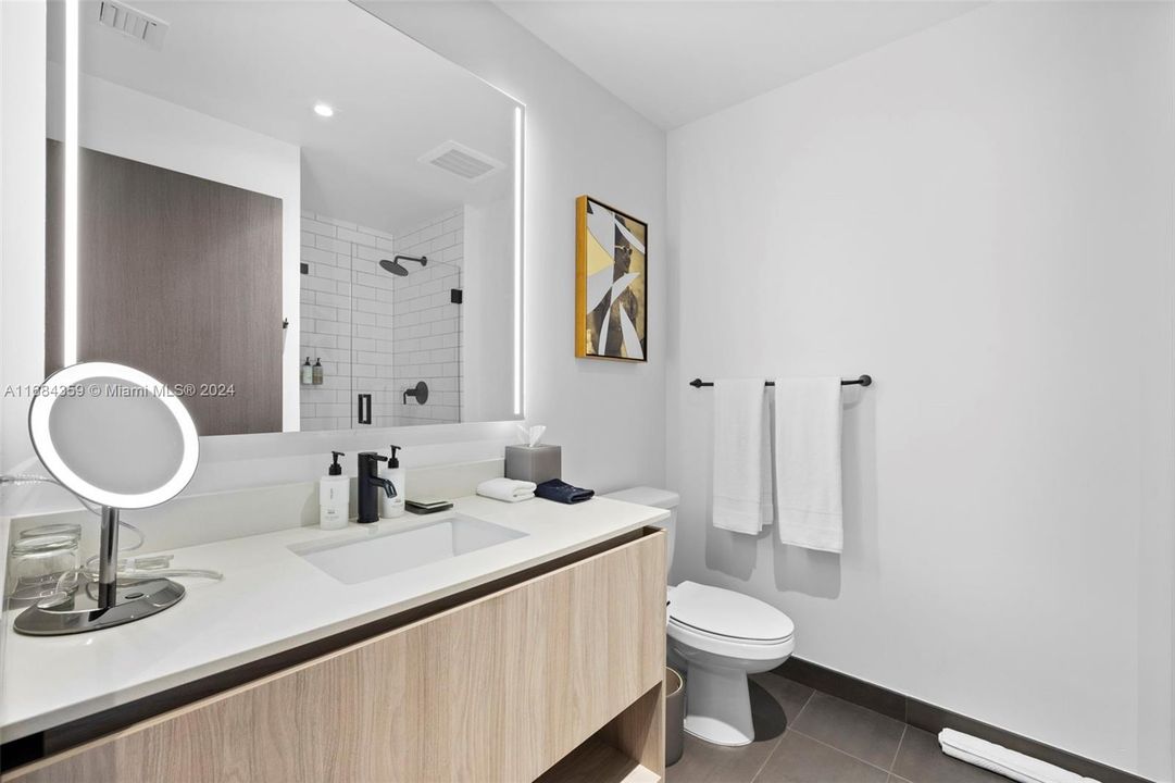 For Sale: $680,000 (1 beds, 1 baths, 443 Square Feet)