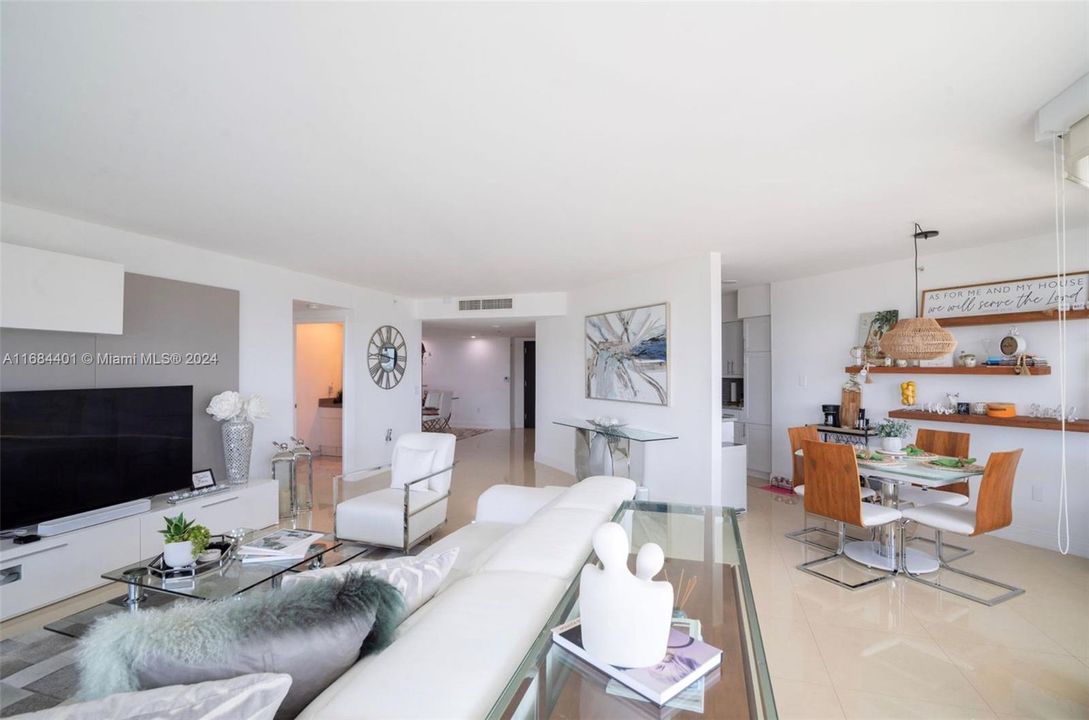 For Sale: $1,209,000 (2 beds, 2 baths, 1760 Square Feet)