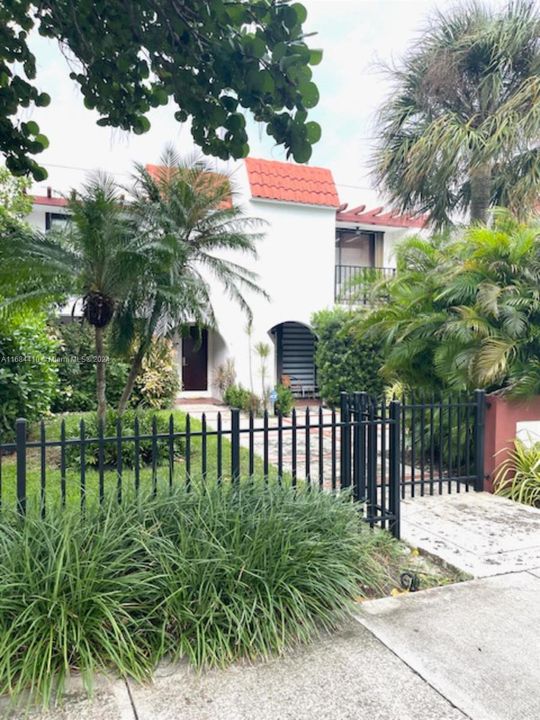 En Venta: $1,395,000 (3 camas, 2 baños, 1404 Pies cuadrados)