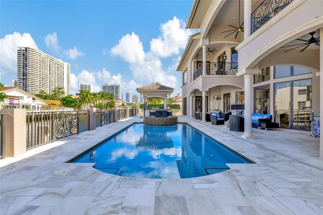 For Sale: $5,995,000 (6 beds, 6 baths, 5446 Square Feet)