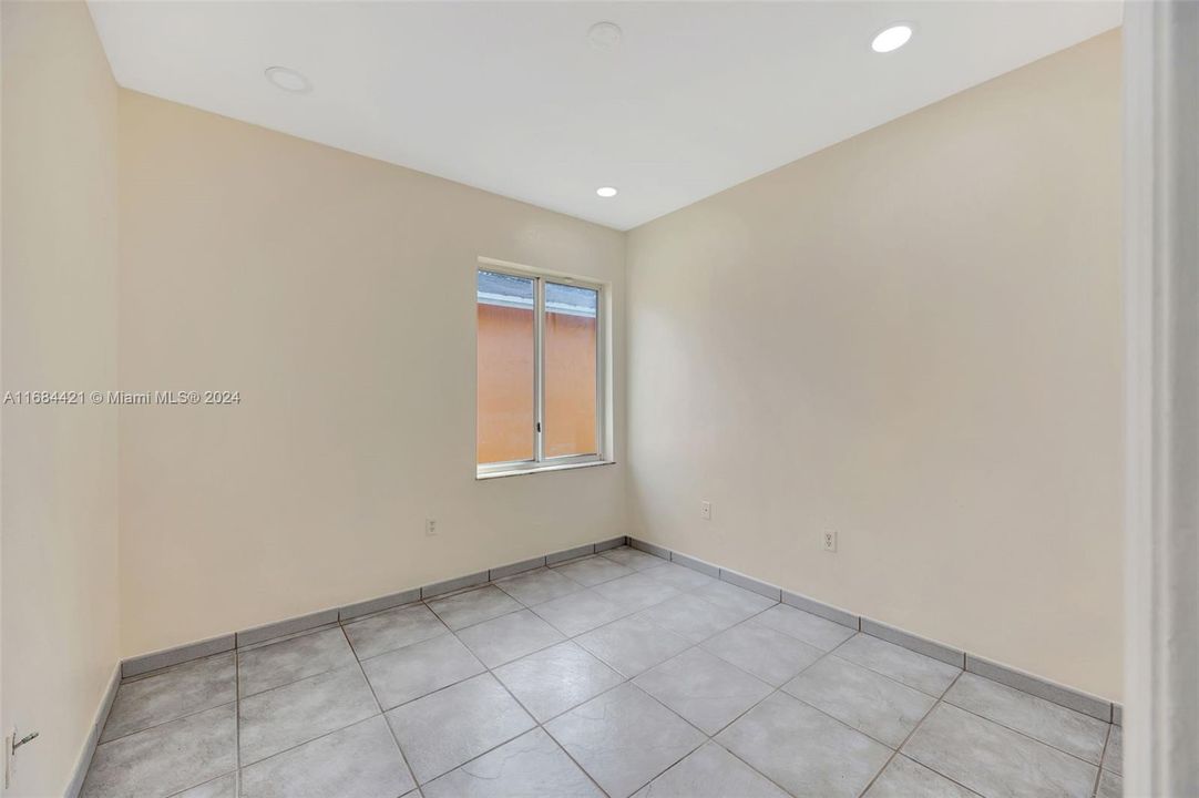 For Sale: $440,000 (3 beds, 2 baths, 1280 Square Feet)