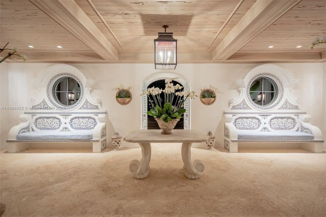 最近售出: $39,900,000 (8 贝兹, 9 浴室, 10537 平方英尺)