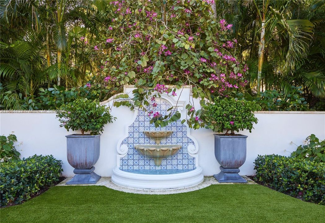 最近售出: $39,900,000 (8 贝兹, 9 浴室, 10537 平方英尺)