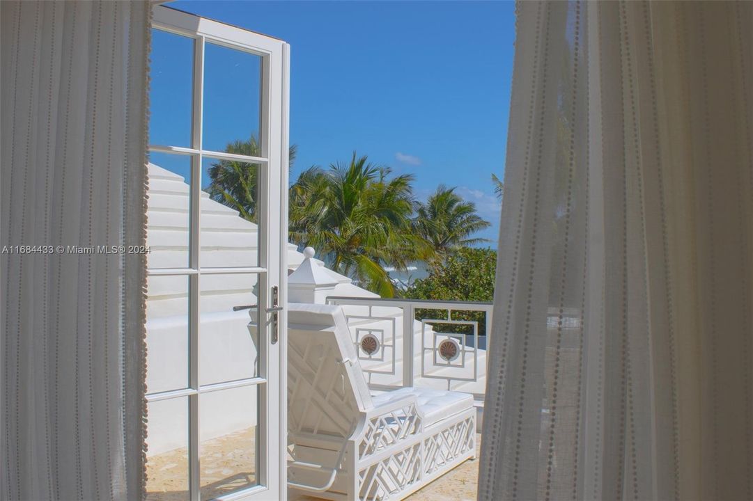 最近售出: $39,900,000 (8 贝兹, 9 浴室, 10537 平方英尺)