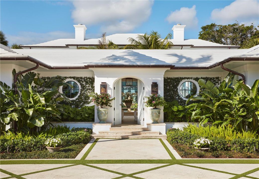 最近售出: $39,900,000 (8 贝兹, 9 浴室, 10537 平方英尺)